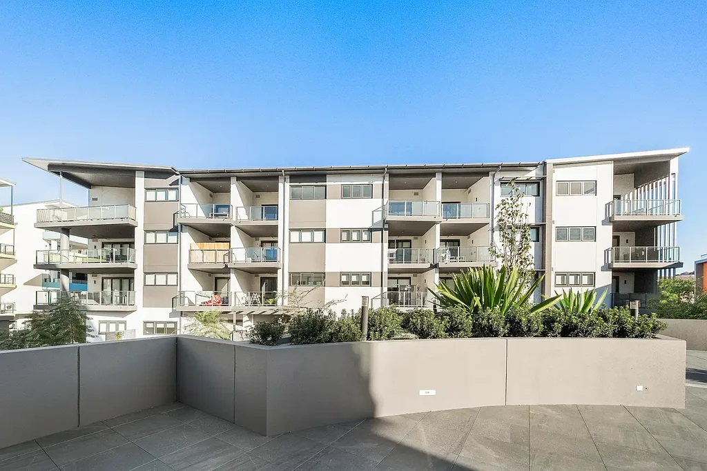 Greenacre 3Zimmer Brand New Exclusive Apartment Set Within 'Eden Greenacre' Complex