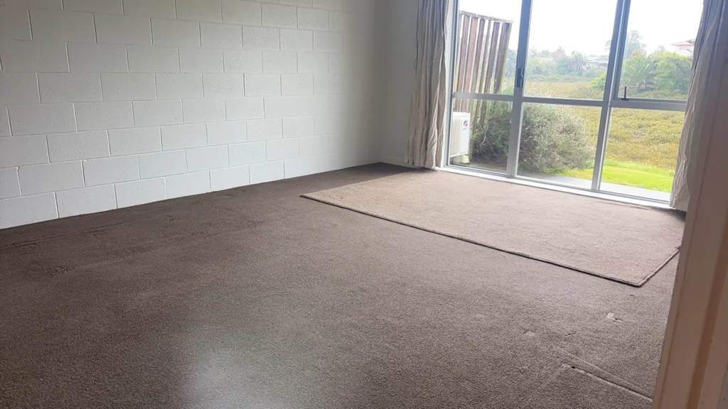 Sunny unit with tranquil view