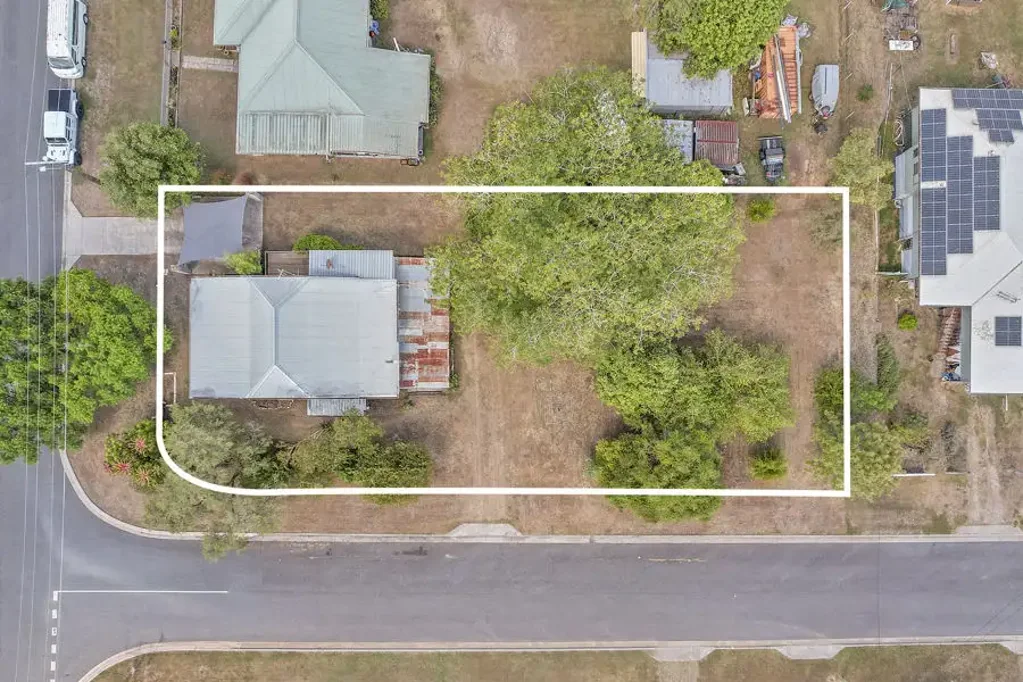 18 Chilcot Street, Silkstone, QLD 4304