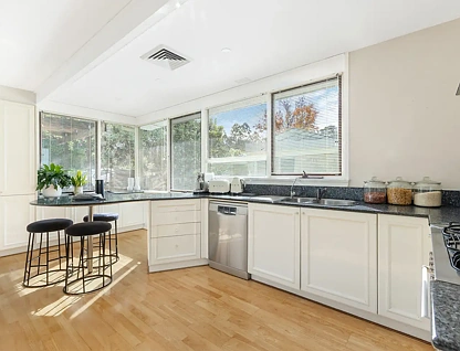 2 Doncaster Avenue, West Pymble, NSW 2073, 5 slaapkamers, 3 badkamers, House