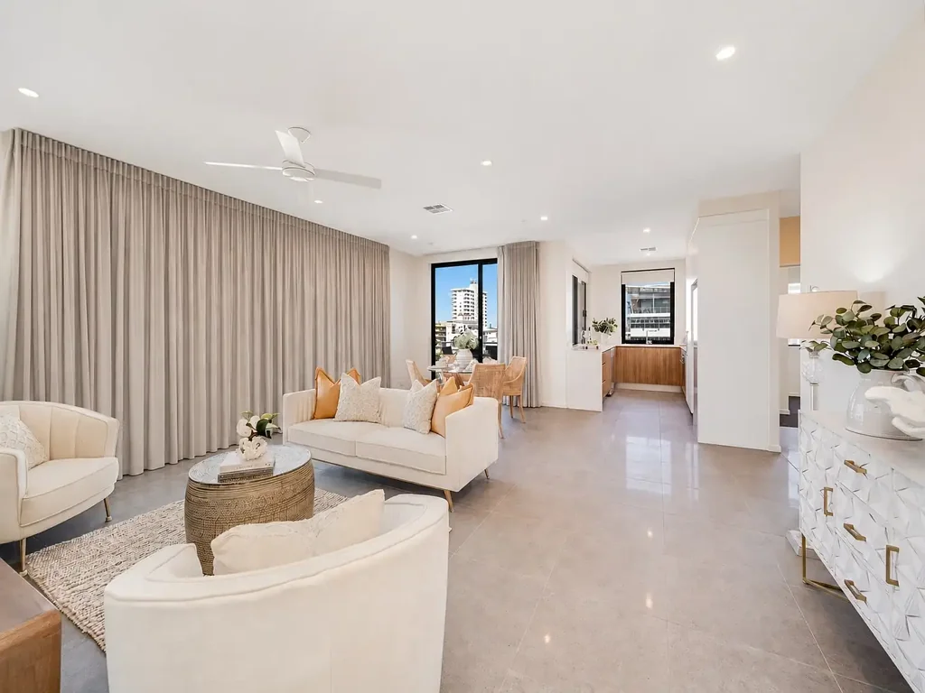 Mooloolaba 3Kwarto Elevated Penthouse Living in the Heart of Mooloolaba