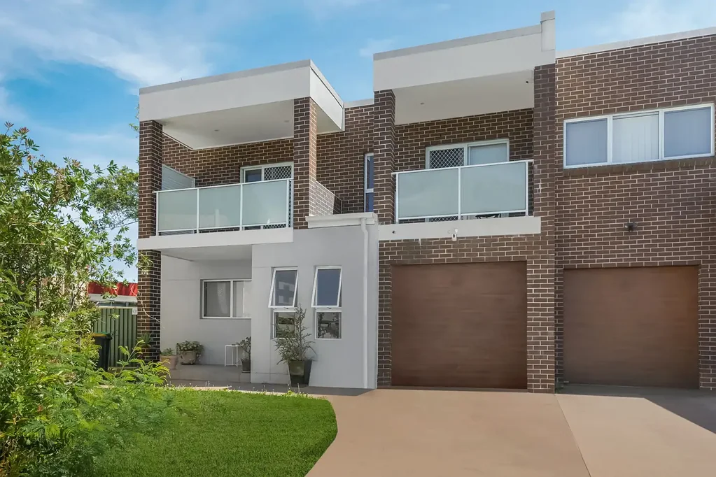 Chester Hill 4غرفة نوم SPACIOUS DUPLEX