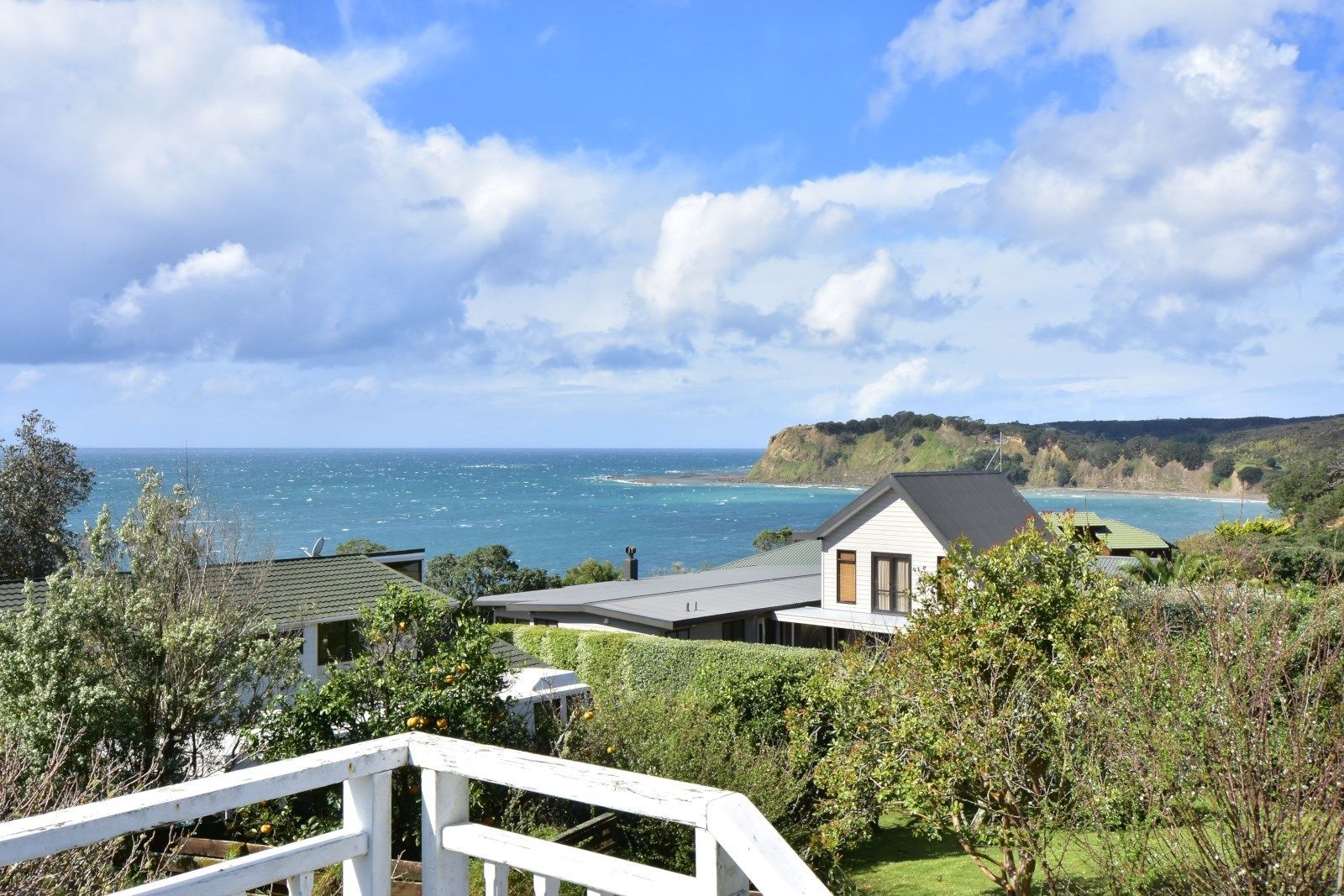 132 Pacific Parade, Army Bay, Auckland - Rodney, 2 Kuwarto, 2 Banyo