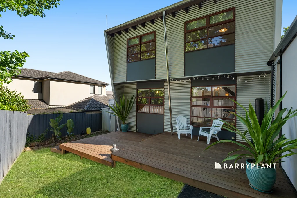 2/22 Harkaway Road, Berwick, VIC 3806