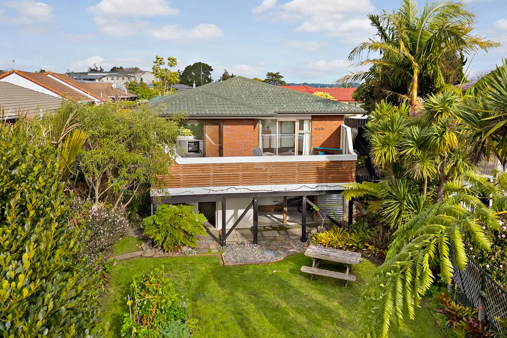 2/6 Annette Avenue, Te Atatu South, Waitakere City, Auckland