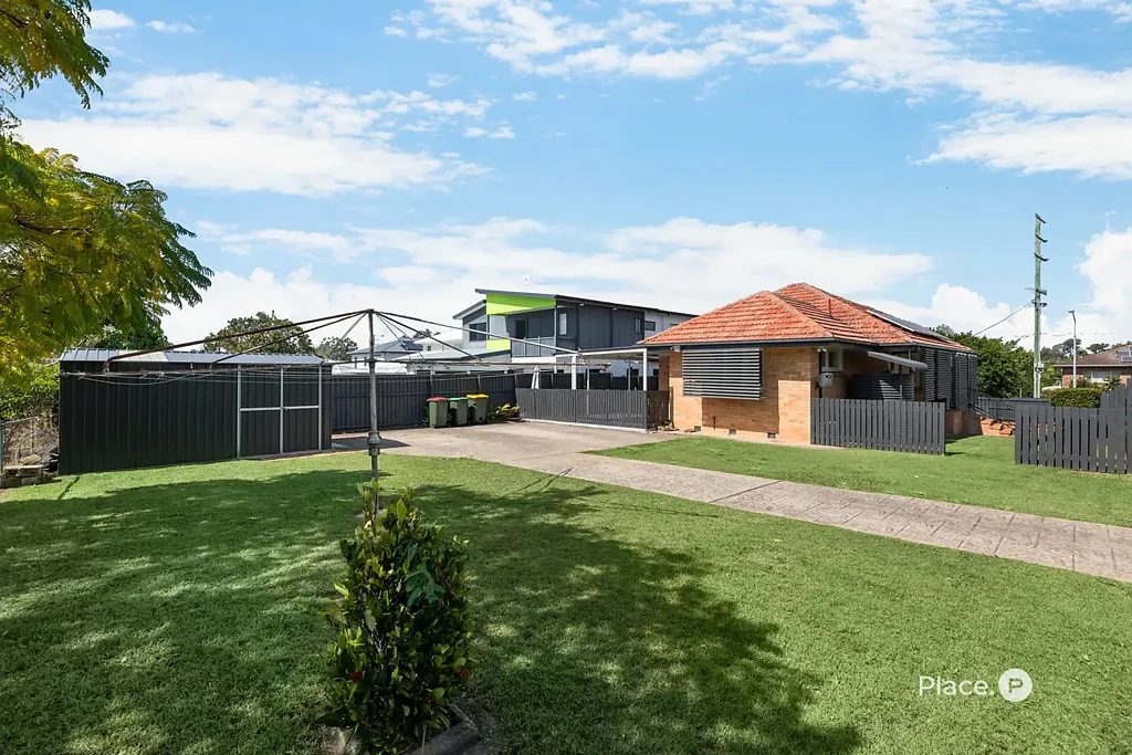 382 Richmond Road, Cannon Hill, QLD 4170