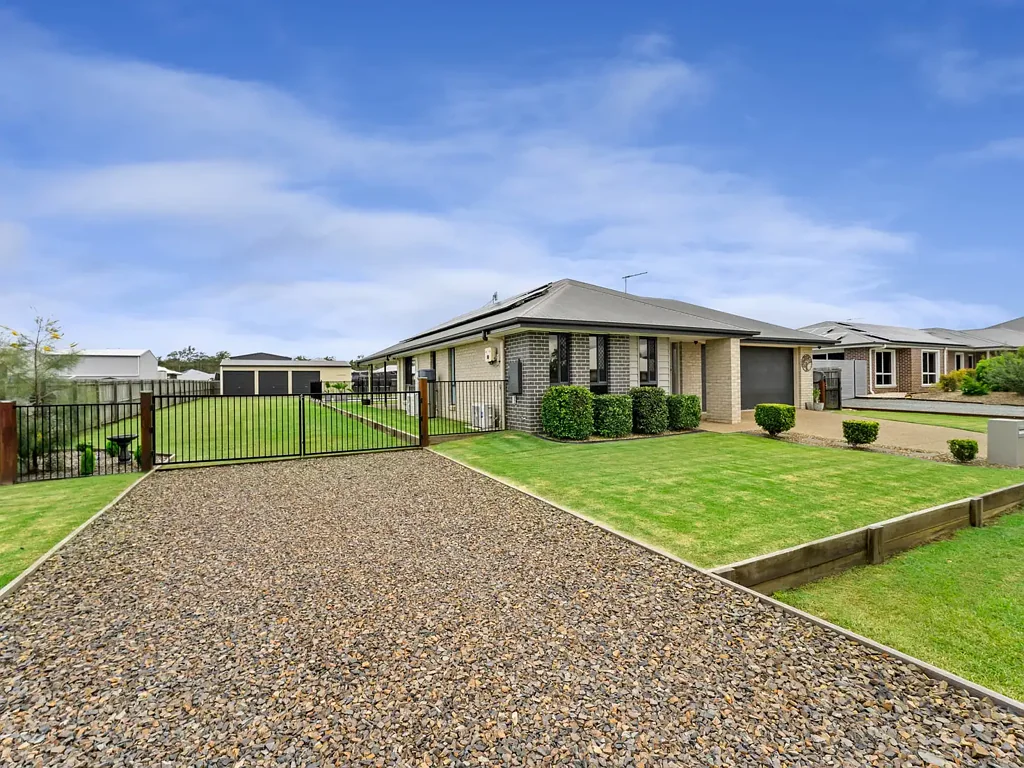15 Kingfisher Drive, Oakhurst, QLD 4650