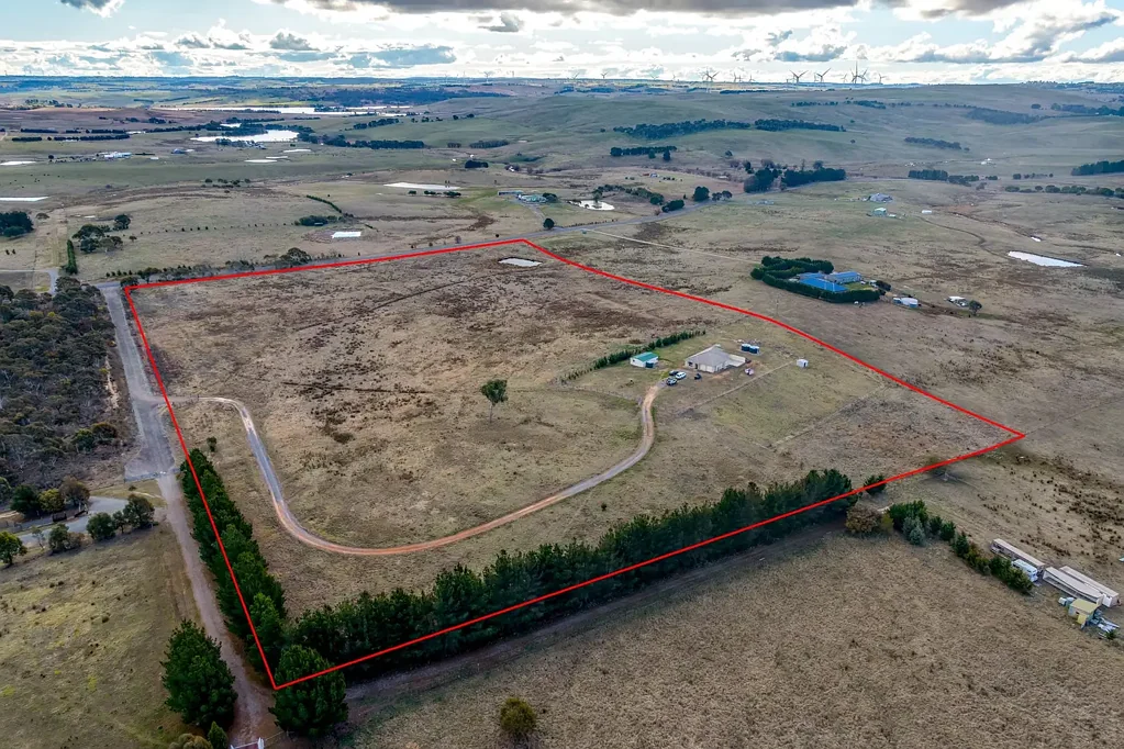 Goulburn Contemporary Home on 25+ Acres