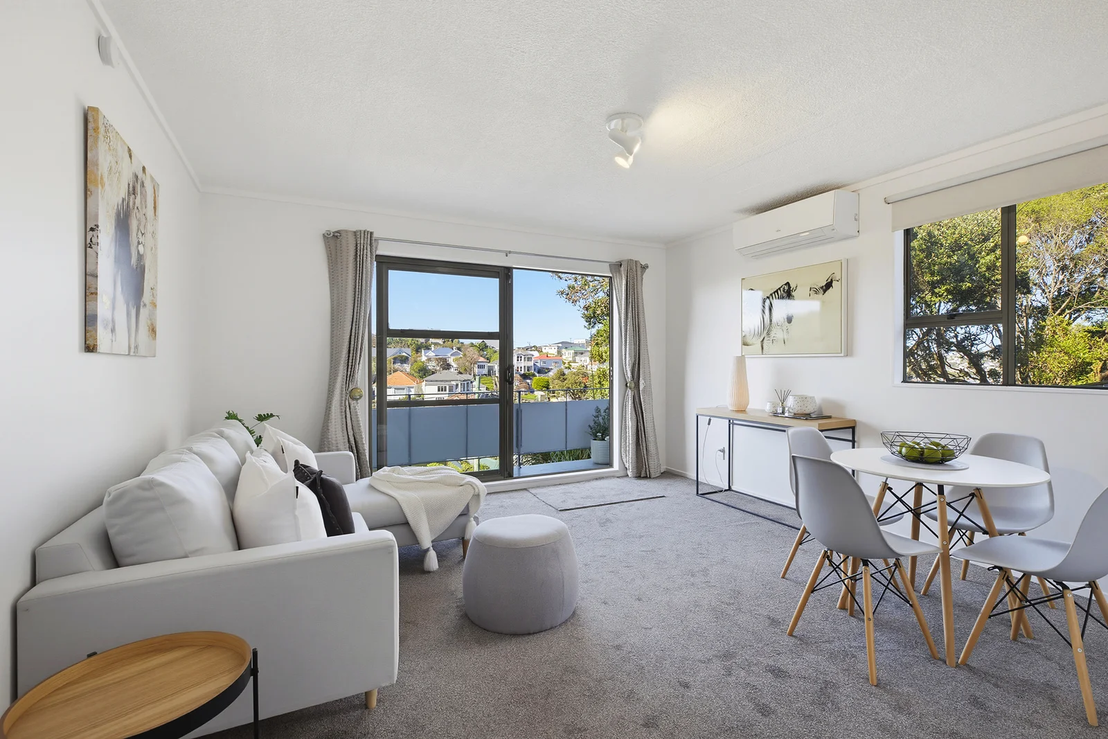Hataitai 2 Bedroom Superbly Presented Apartment & Priced to SELL!