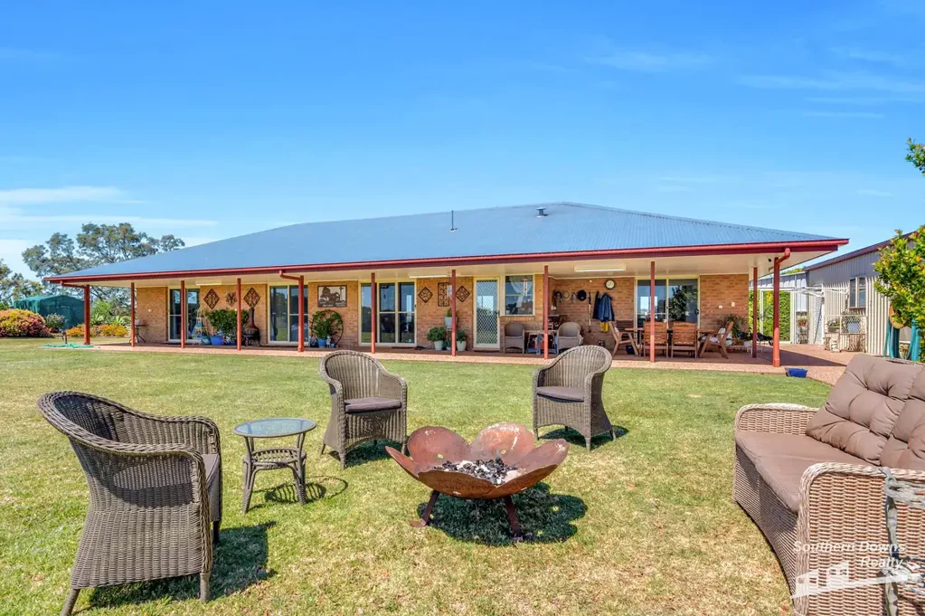 Dalveen 5房  DISCOVER A STUNNING LIFESTYLE PROPERTY IN A PICTURESQUE SETTING