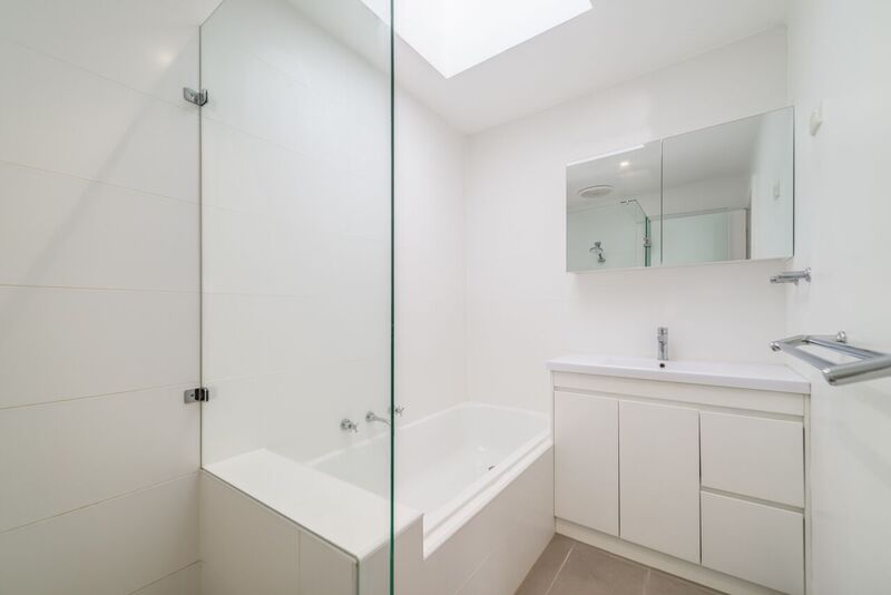 UNIT 3 13A RAILWAY RD, BLACKBURN VIC 3130, 0 Kuwarto, 0 Banyo, House