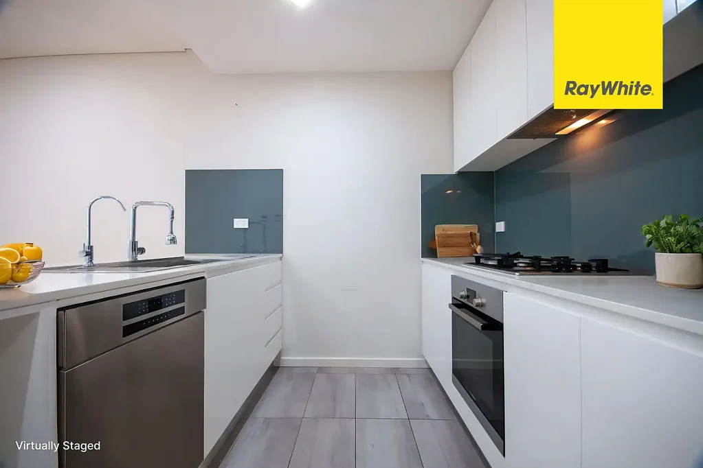 STYLISH TOP FLOOR APARTMENT WITH MODERN COMFORTS & ABUNDANT NATURAL LIGHT