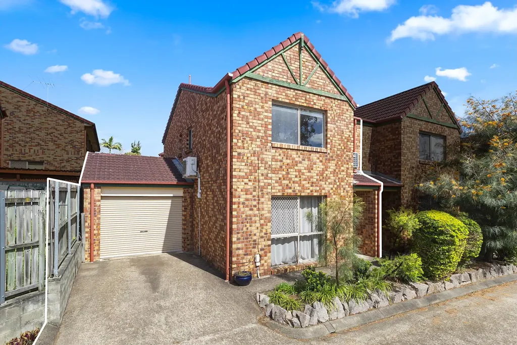 Eight Mile Plains 3房  An Abundance of Lifestyle conveniences in a private and secure setting.