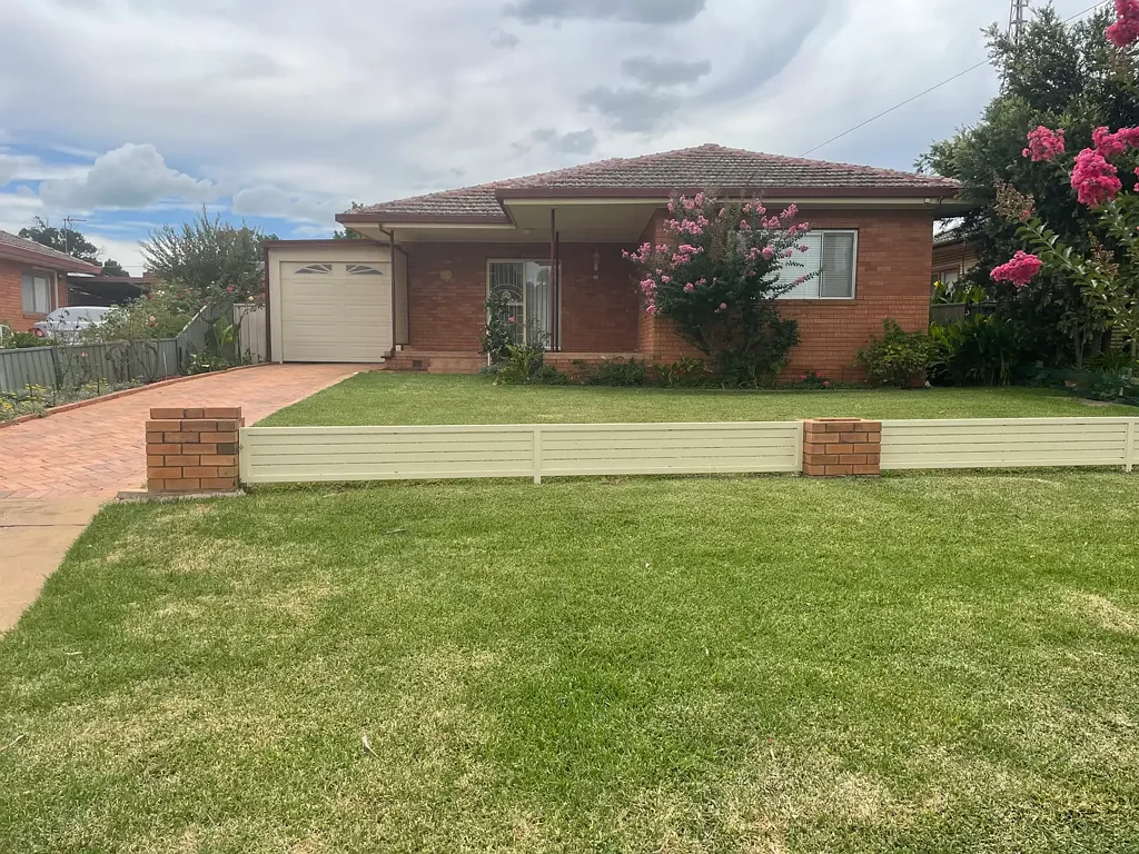 Spacious Family Home in  South Dubbo