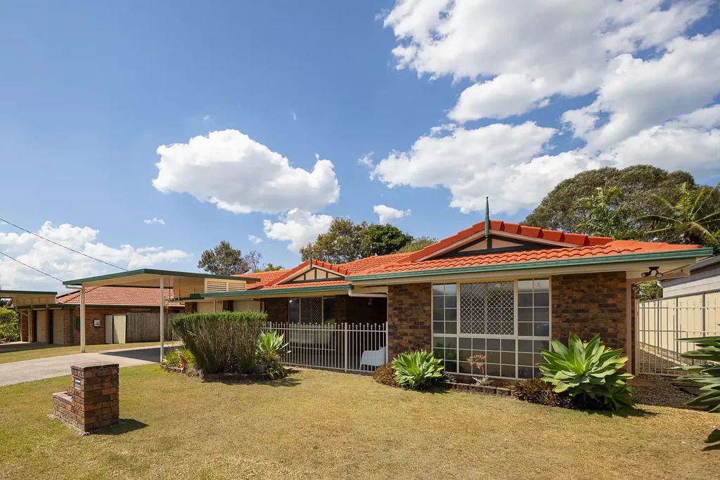 Murrumba Downs 4 Slaapkamer Spacious Lowset Living with Side Access