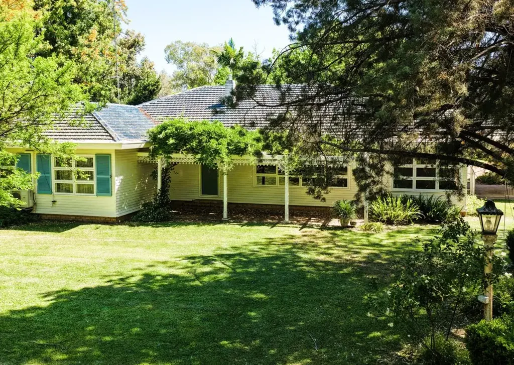15 Merindah Avenue, Moree, NSW 2400