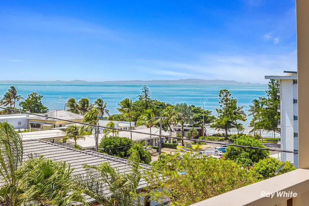 Yeppoon 1ห้องนอน Your very own ocean view haven right in the heart of Yeppoon!