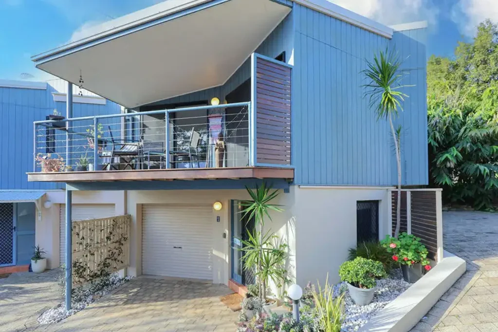 SPACIOUS TOWNHOUSE WITH COFFS CREEK VIEWS