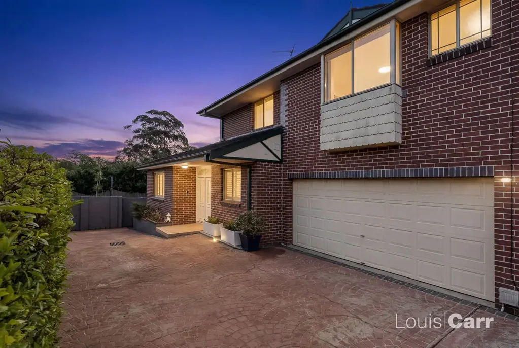 West Pennant Hills 4Phòng ngủ Designer Home, Convenient Lifestyle: 'Like New' Four Bed Duplex, 100m to CityBus