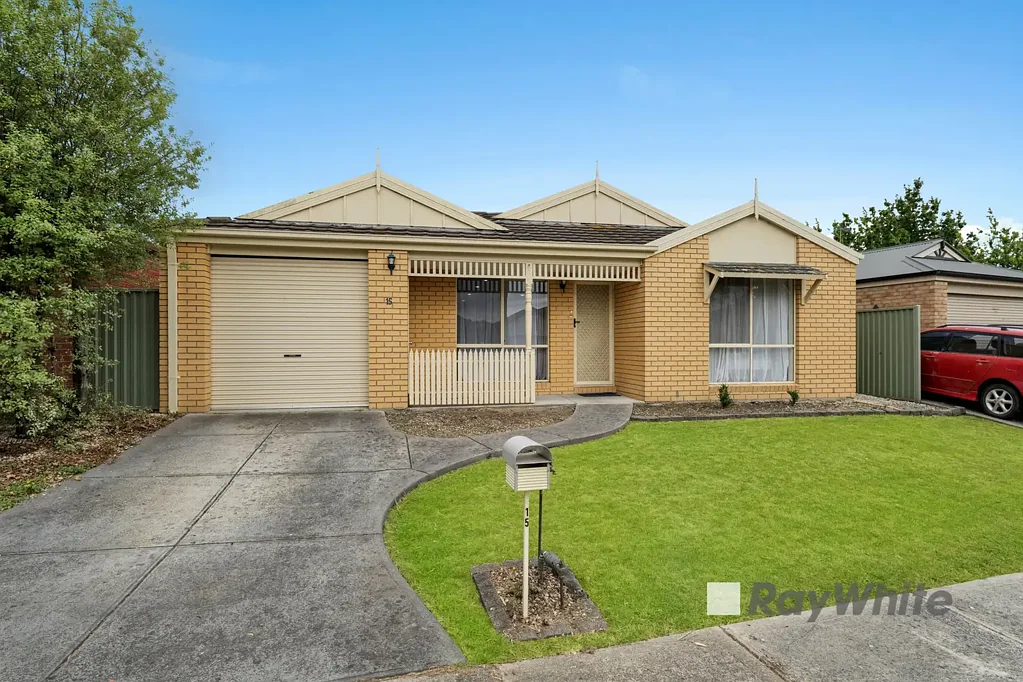 15 Houndsforth Street, Cranbourne East, VIC 3977