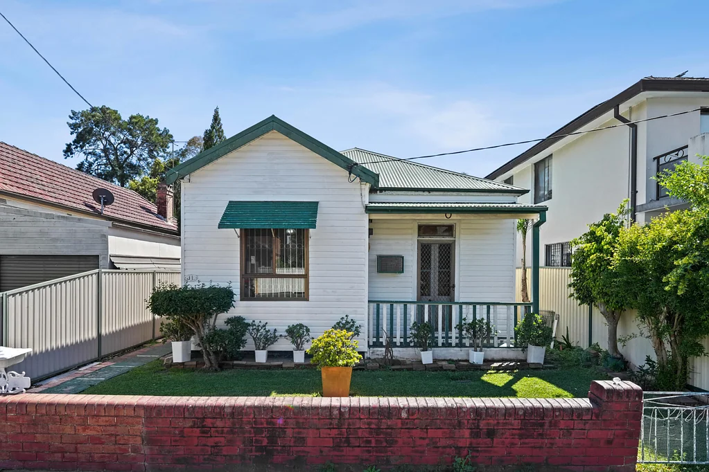 Burwood 3침실 Positioned for Tomorrow: Classic Charm Meets Next-Generation Metro Connectivity