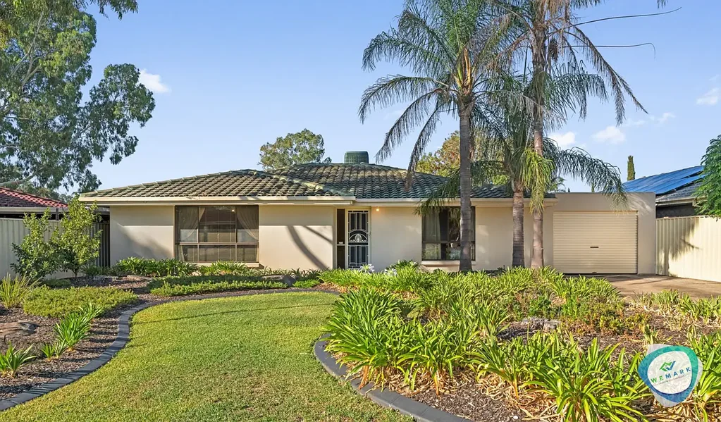 🌟 Clean, Comfy & Close to It All – 99 Burton Rd is a must-see!