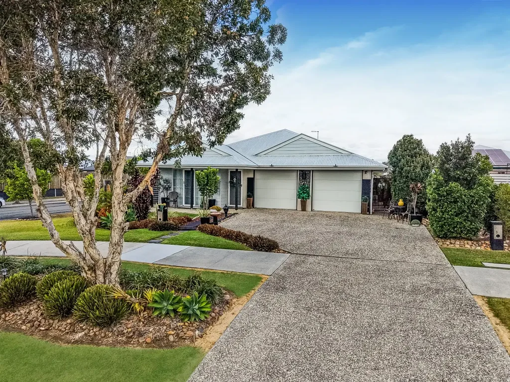 Walloon 5 Bedroom Dual Key in High Growth Area