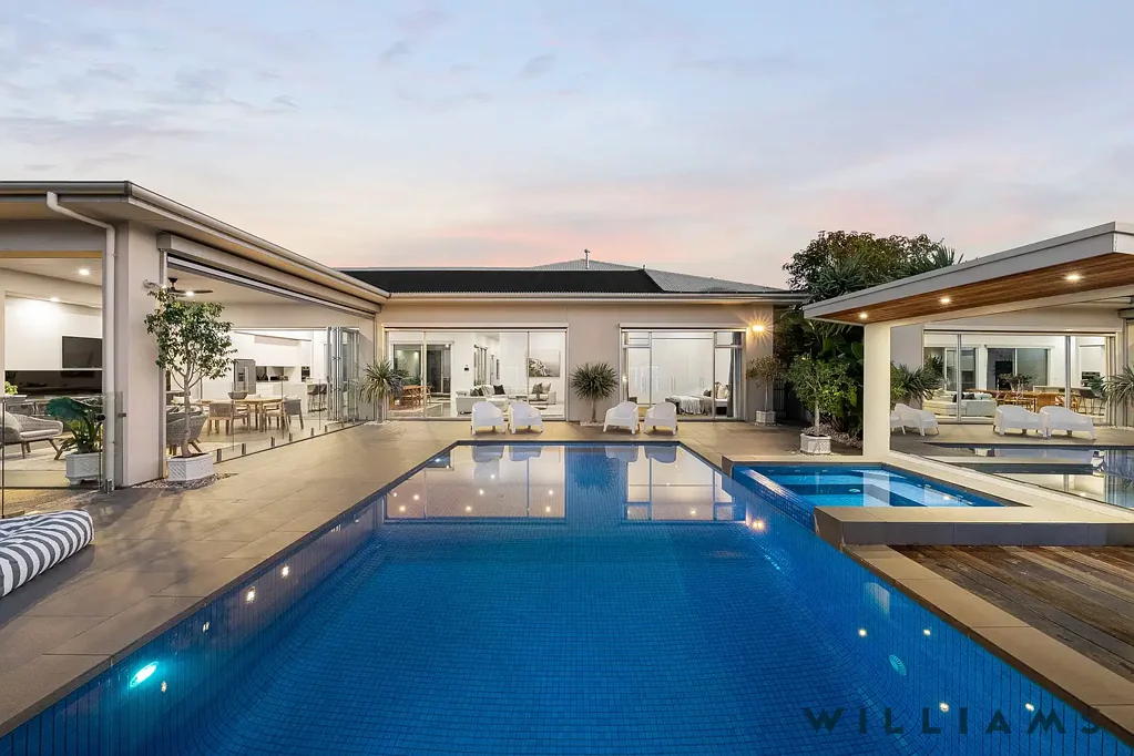 Prospect 5房  POOLSIDE FAMILY OPULENCE IN ONE OF PROSPECT'S FINEST LIFESTYLE POCKETS