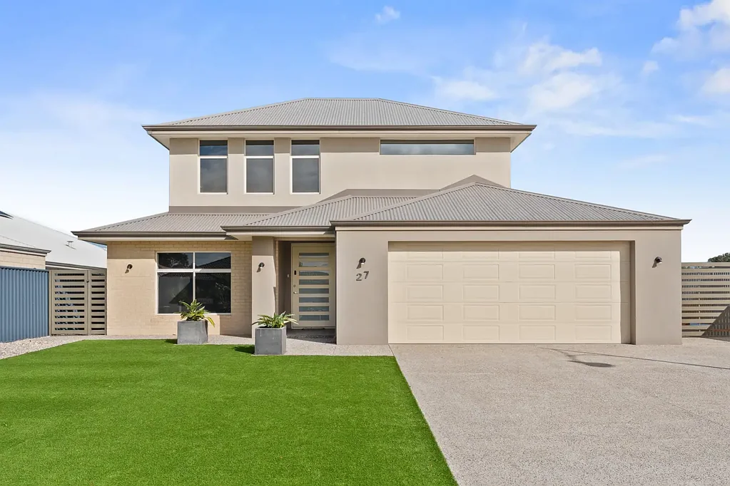 Baldivis 4房  Grand Proportions. Premium Position. Waterfront Living.