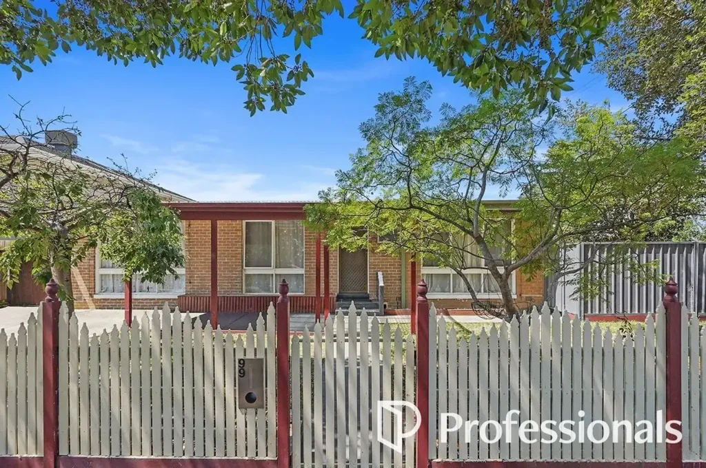 Low maintenance home in the School Zone