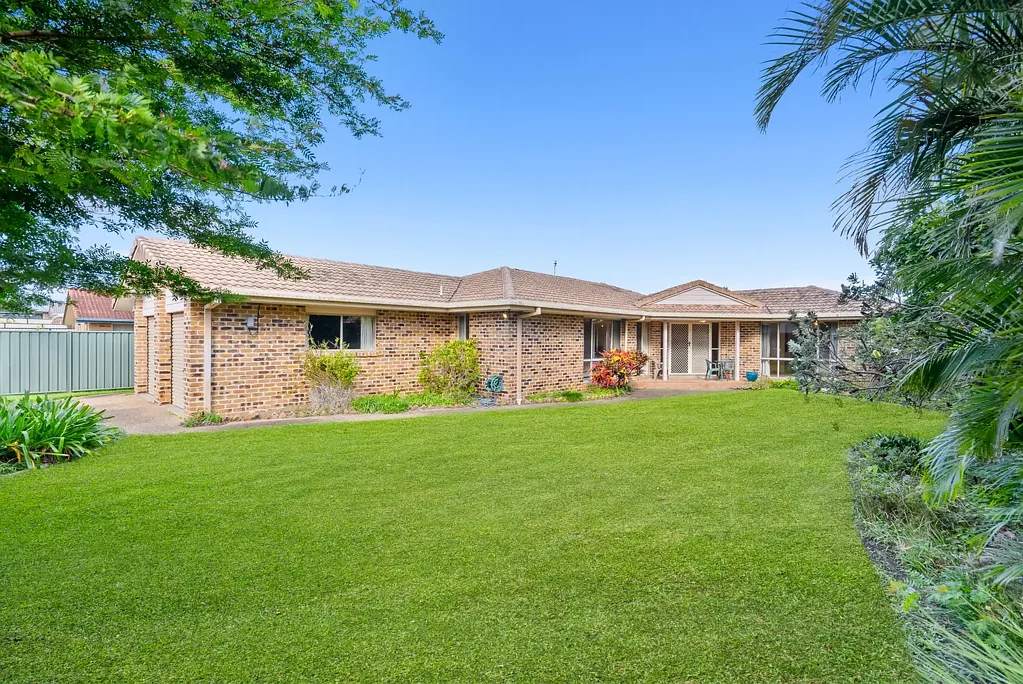 42 Grebe Place, Burleigh Waters, QLD 4220