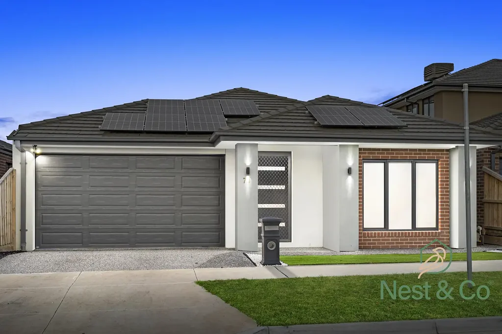 Sunbury 4房 环保时尚家居 4卧2卫 舒适书房 双洗盆主套间 节能太阳能板 Nearly Brand New 4 Bedroom Gorgeous Home !!