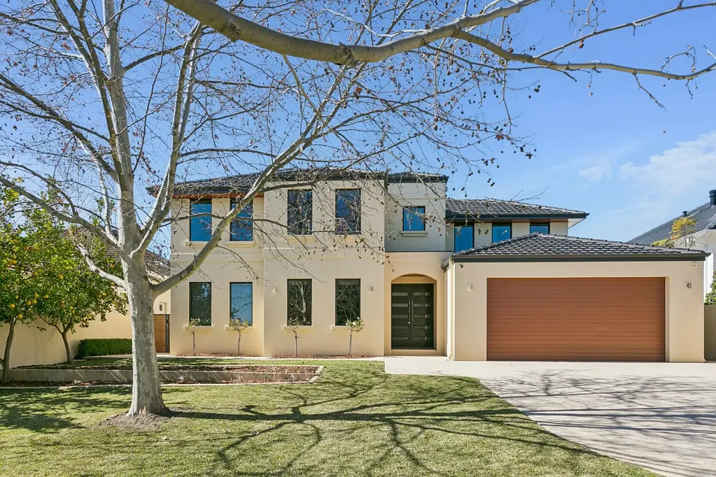 Nedlands 4 Bedroom Abundant Family Living in Prime Location