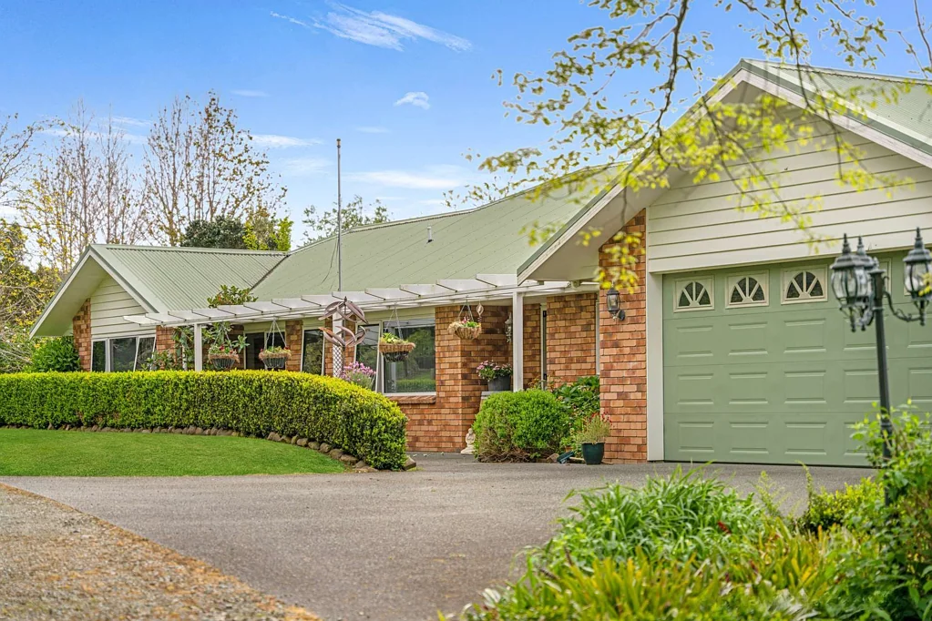 Paparoa 3房  6.6ha Paparoa Homestead with Private River Access