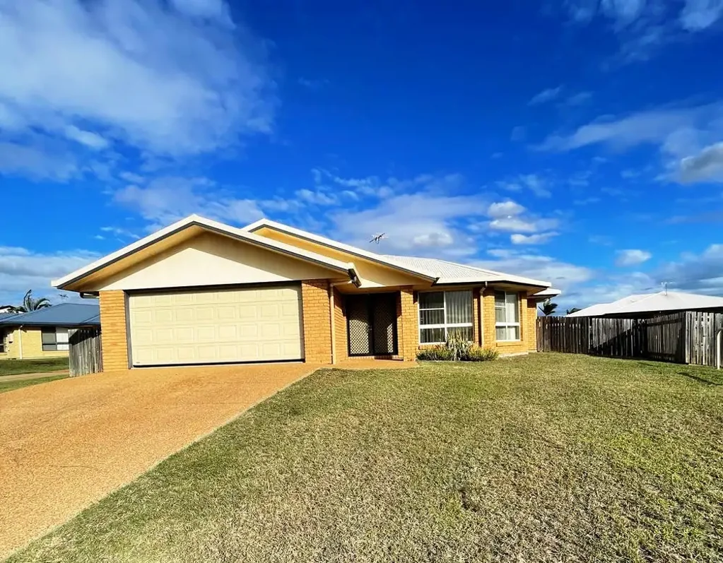 4 BEDROOM HOME - IN QUIET CUL-DE-SAC.