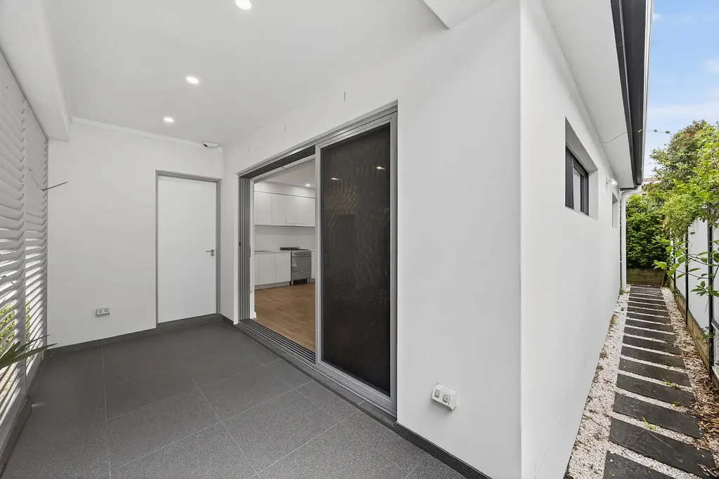 Modern, Private & Spacious Granny Flat