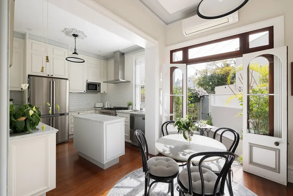 Paddington 3房 双面临街翻新宏伟维多利亚式住宅 Double-fronted renovated grand Victorian residence