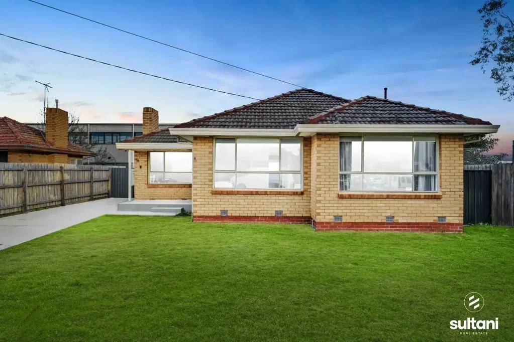 Dandenong 3Zimmer Exceptional Family Living in a Quiet Court Location