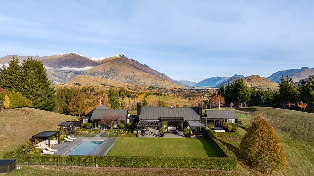 Dalefield/Wakatipu Basin 5Moenga Ridgeline trophy residence
