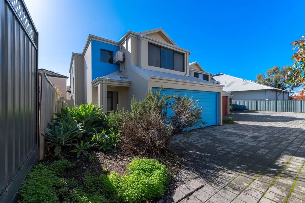 Maylands 3 Bedroom Townhouse With No Strata Fees