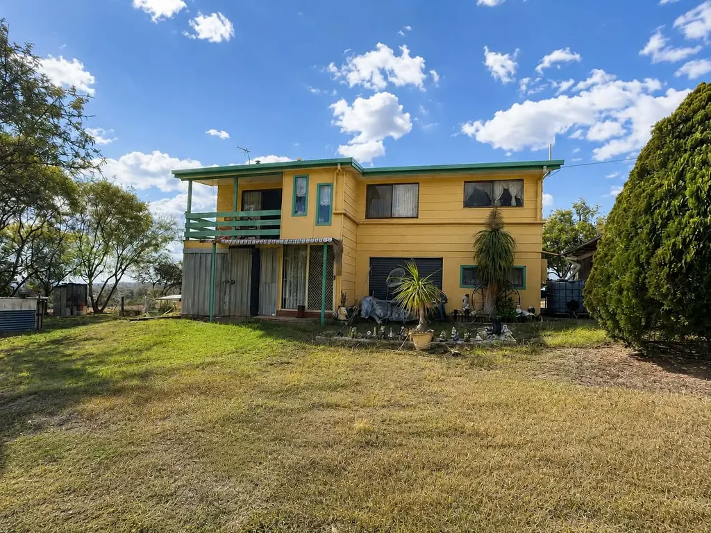 Glan Devon 3Zimmer Acreage living with valley views, versatility & room to grow!