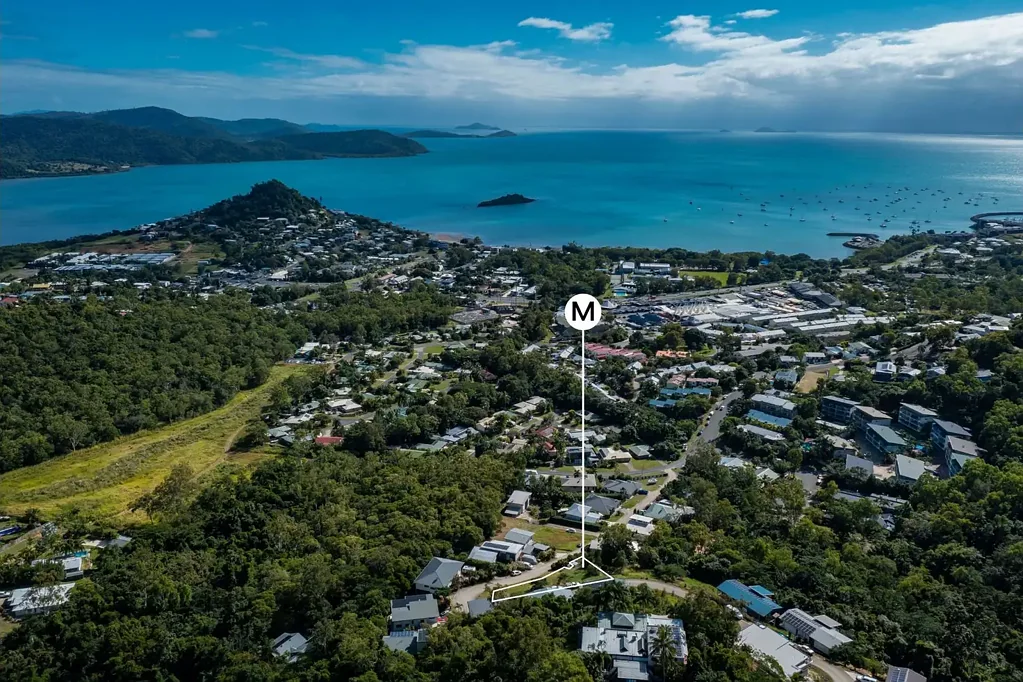 11 Yachtsman Parade, Cannonvale, QLD 4802