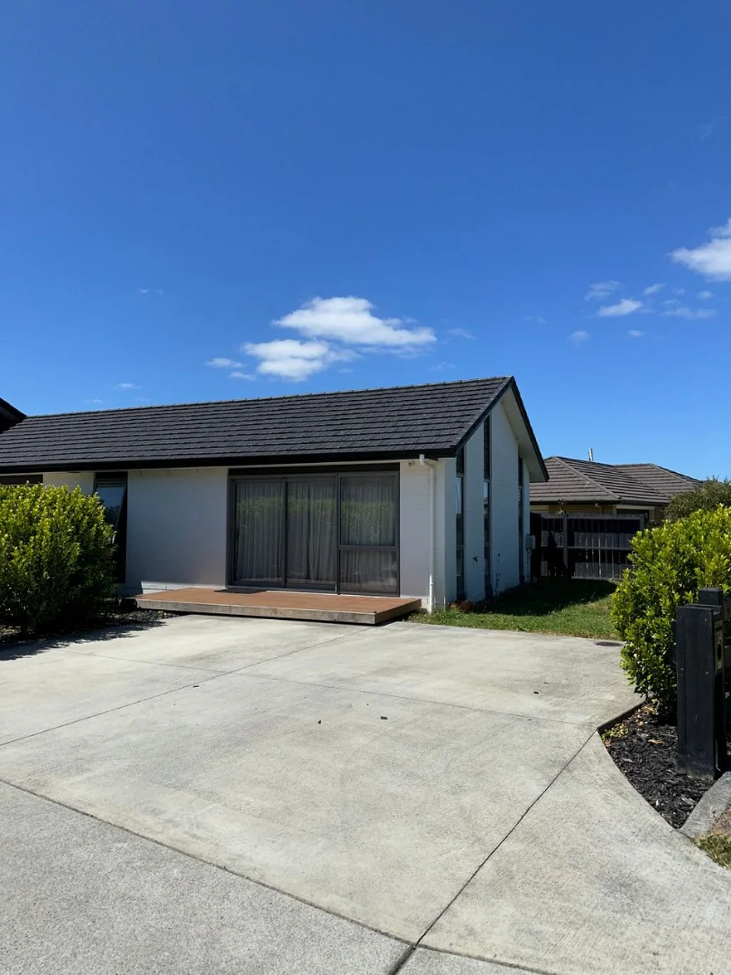 Beautiful Two-Bedroom Unit in the Heart of Riverhead – Water Included