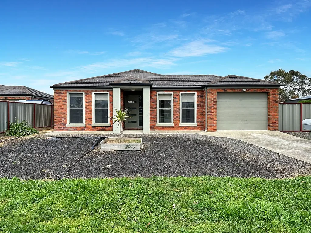 12 Albert Street, Carisbrook, VIC 3464