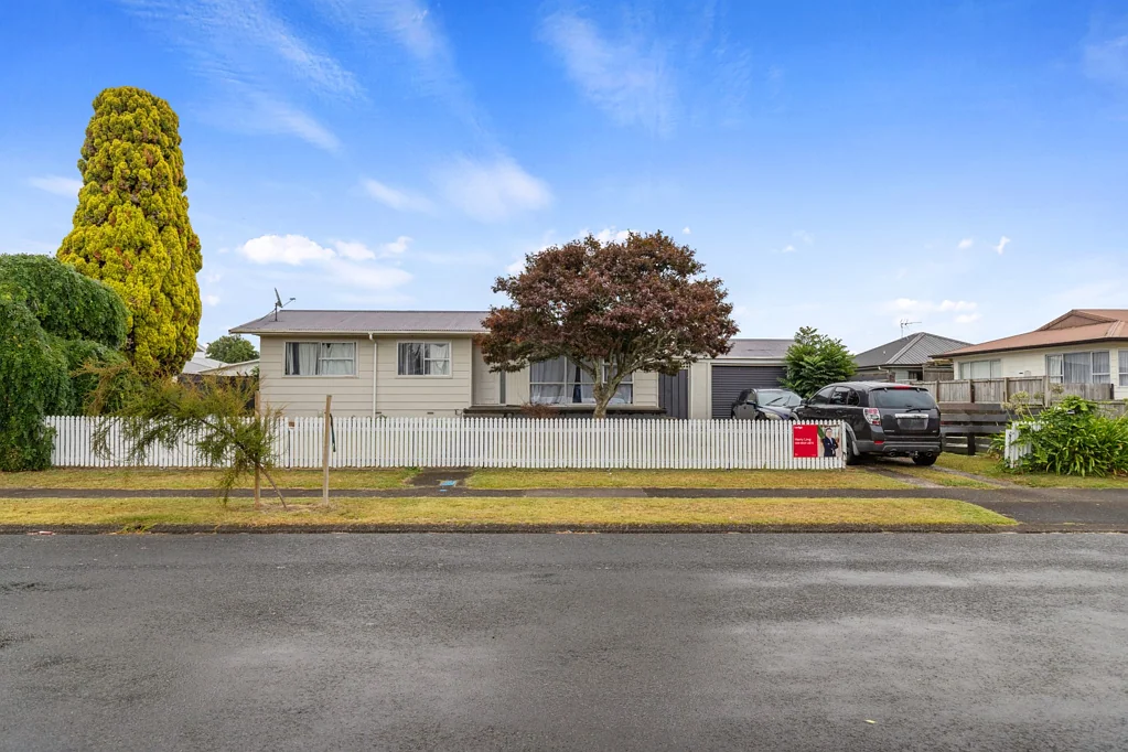 22 Oakfield Crescent, Pukete, Hamilton, Waikato