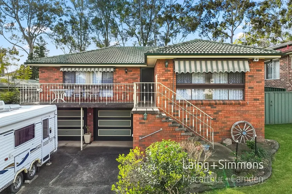 Standing Tall - 3 bedroom home with double car garage