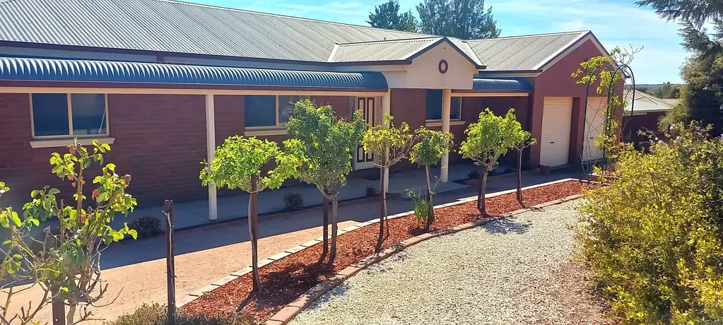 Maiden Gully 3ਬੈੱਡਰੂਮ Perfect 3 bedroom family home, on large 1700m2 , low maintenance established garden block