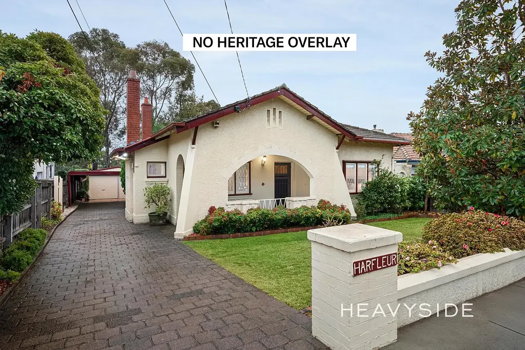 Malvern East 4ਬੈੱਡਰੂਮ Circa 1926 Solid Brick Californian Bungalow - Renovated for modern living