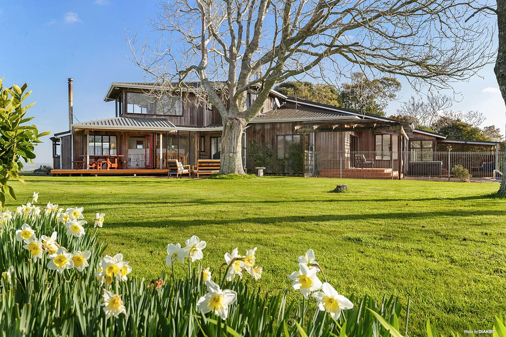 Waiuku 4房  ENTERTAINERS GRANDEUR WITH INCREDIBLE VIEWS!