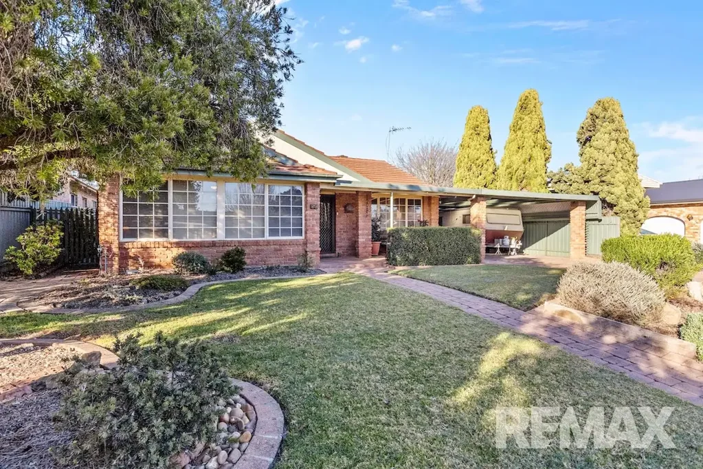25 Myall Crescent, Lake Albert, NSW 2650